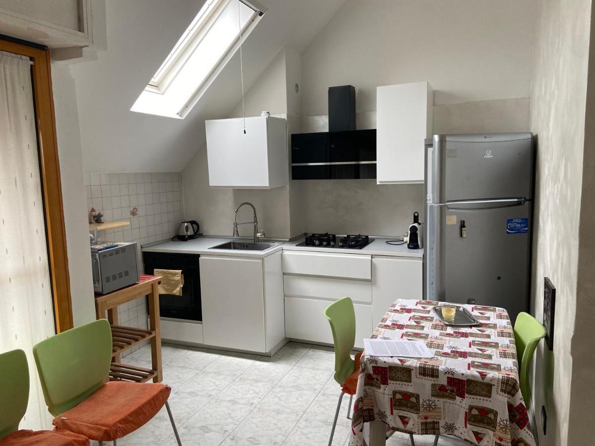 شقة La Casa Di Giada بيستياره بوروميو المظهر الخارجي الصورة